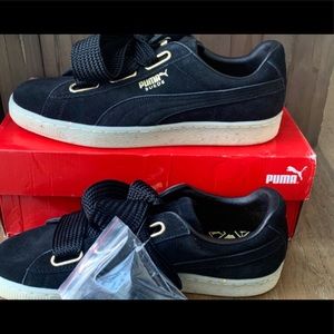 Puma Woman Suede Sneaker